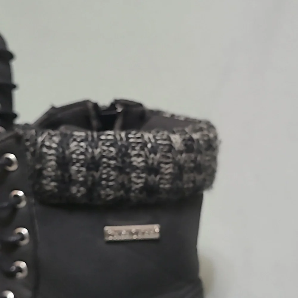 Cherokee style black